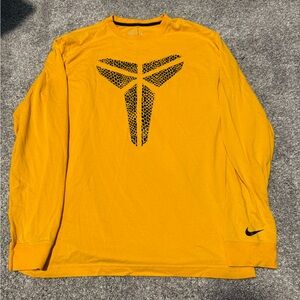 Nike Men's yellow Kobe mamba Long Sleeve Tee